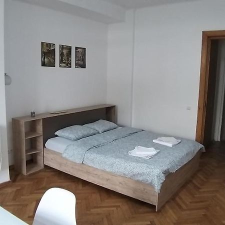Ferienwohnung Domum George Enescu Bukarest Exterior foto